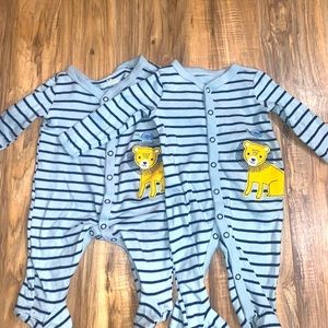 Twin footies